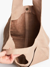 Load image into Gallery viewer, Jenifer Shopper
