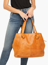 Load image into Gallery viewer, Rachel Utility Bag
